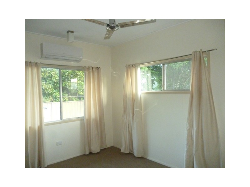 8 Burns Avenue, Emerald QLD 4720