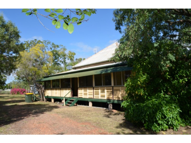 10 Conran Street, Capella QLD 4723