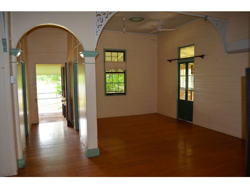 10 Conran Street, Capella QLD 4723