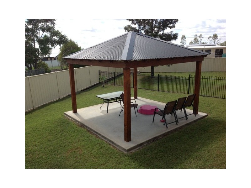 9  Huntley Street, Capella QLD 4723