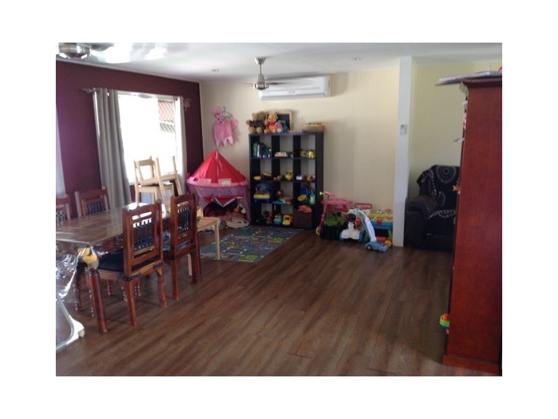 9  Huntley Street, Capella QLD 4723