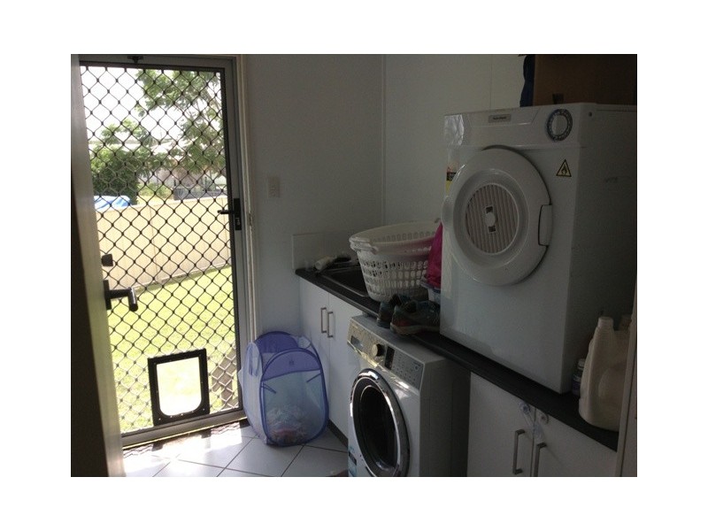 9  Huntley Street, Capella QLD 4723