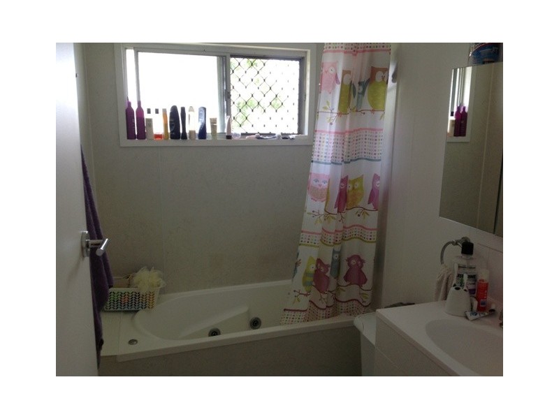 9  Huntley Street, Capella QLD 4723