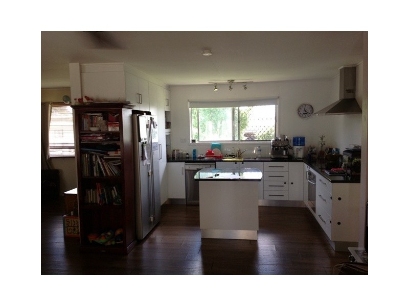 9  Huntley Street, Capella QLD 4723