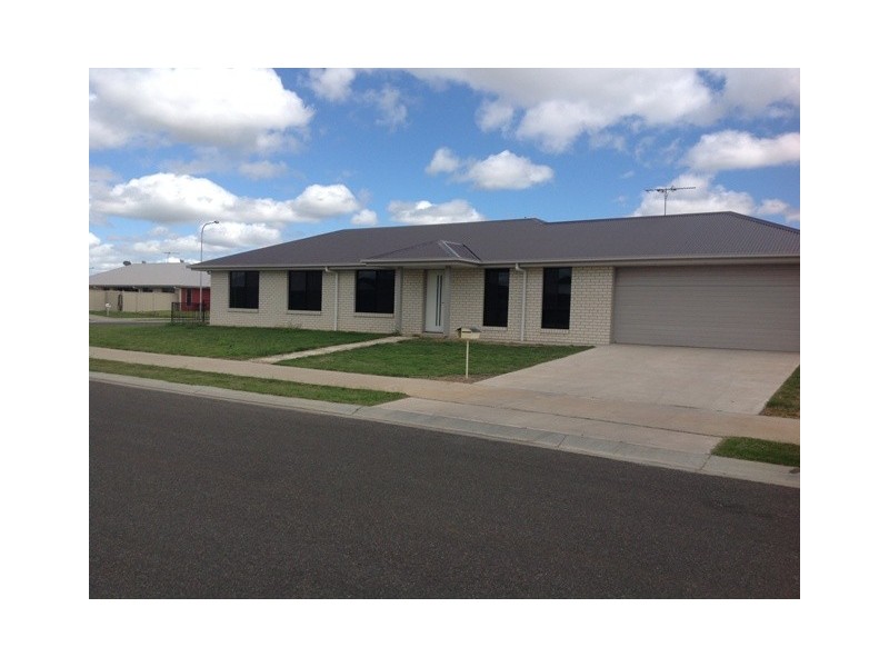6 Thornton Street, Emerald QLD 4720