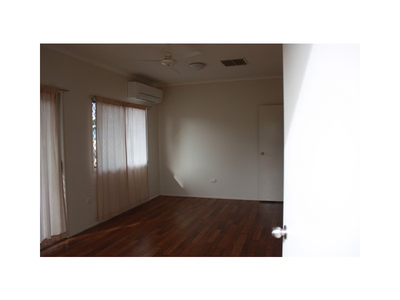 14 Saffola Pl, Emerald QLD 4720