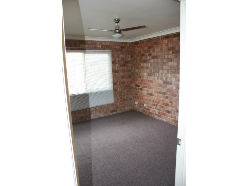 1/167 Opal St, Emerald QLD 4720