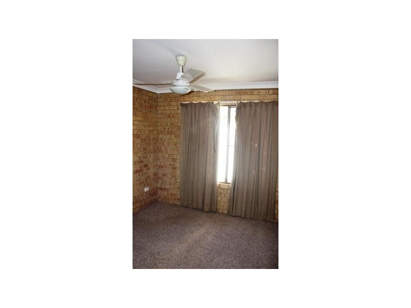 2/106 Moody Street, Emerald QLD 4720
