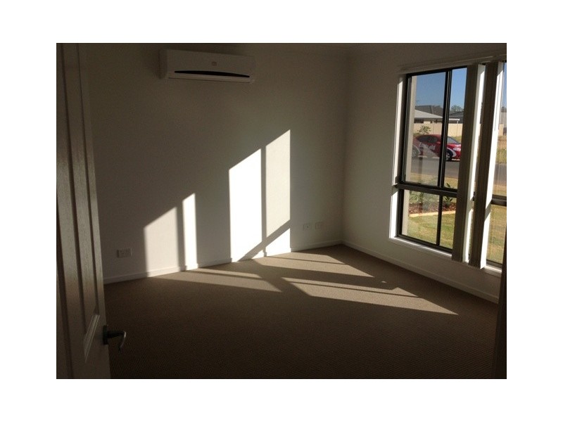 8 Flemington Road, Emerald QLD 4720