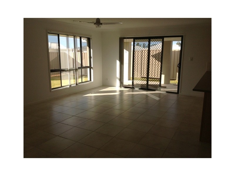 8 Flemington Road, Emerald QLD 4720