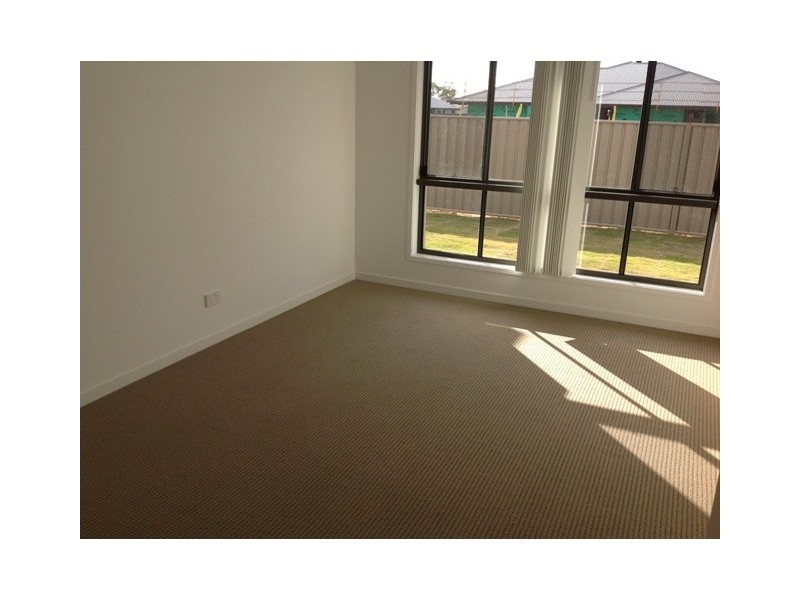 8 Flemington Road, Emerald QLD 4720