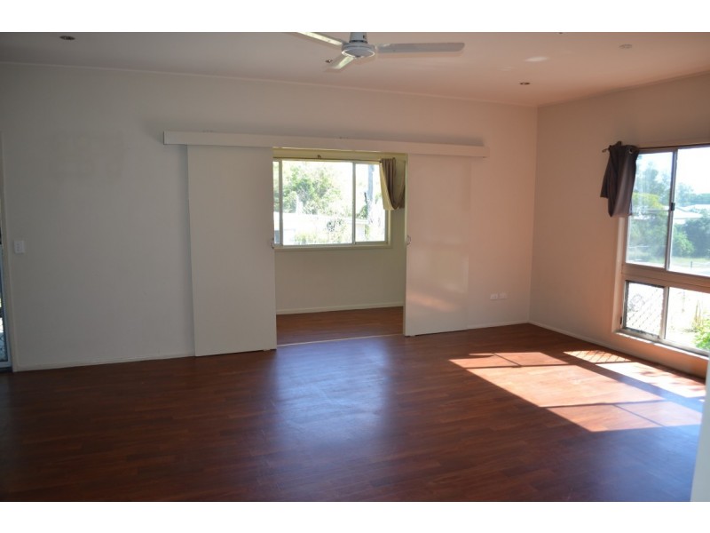 11 Mclean Street, Capella QLD 4723