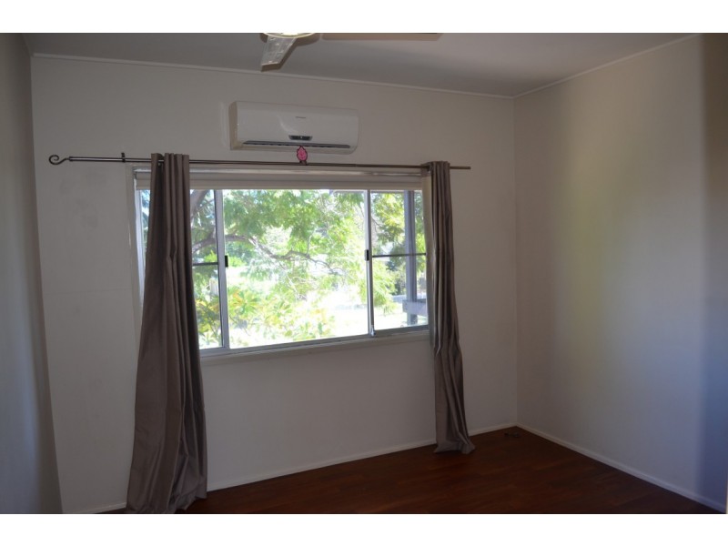 11 Mclean Street, Capella QLD 4723