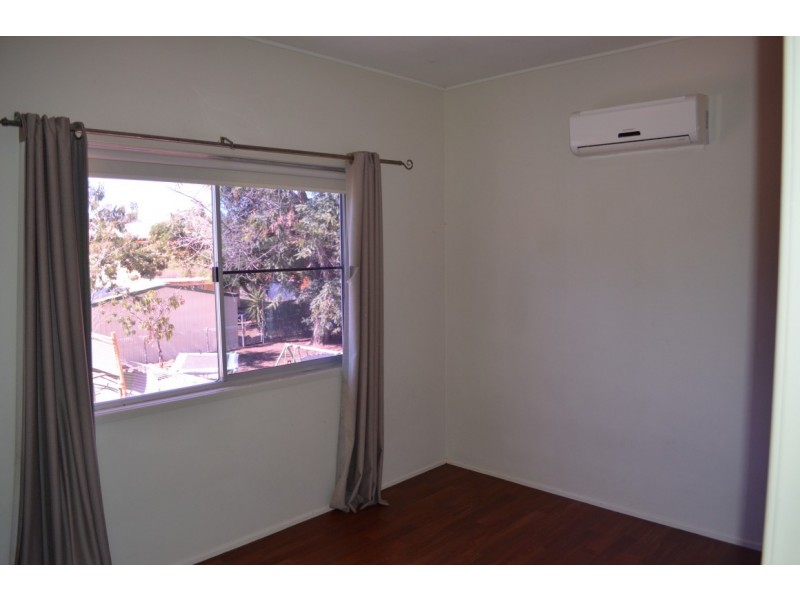 11 Mclean Street, Capella QLD 4723