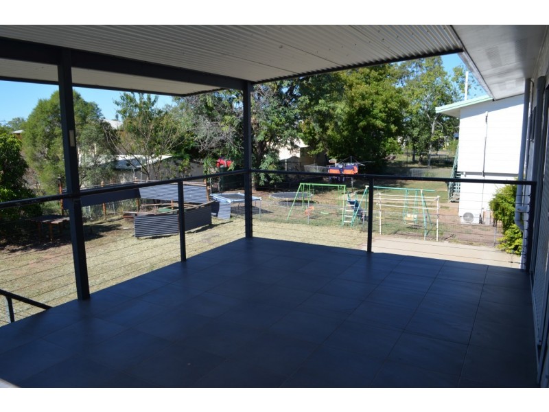 11 Mclean Street, Capella QLD 4723