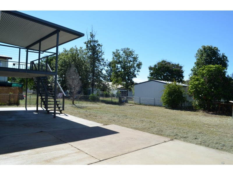 11 Mclean Street, Capella QLD 4723