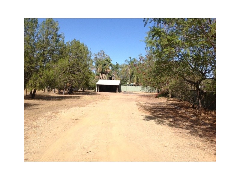 66 Little Farm Rd, Emerald QLD 4720