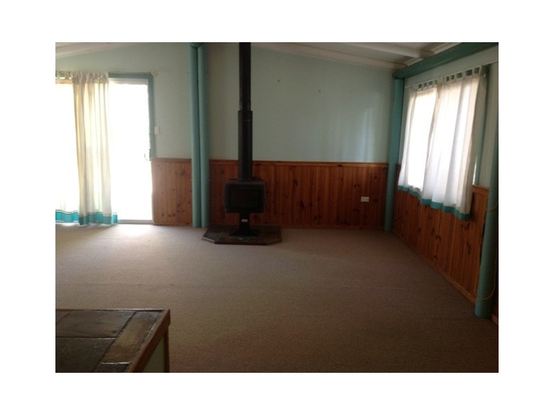 66 Little Farm Rd, Emerald QLD 4720