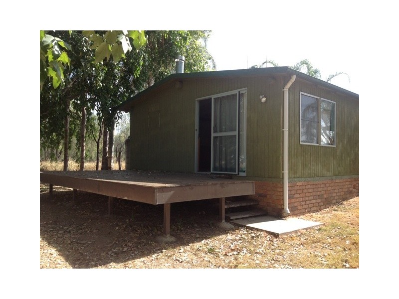 66 Little Farm Rd, Emerald QLD 4720