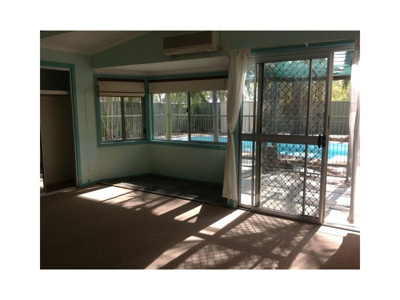 66 Little Farm Rd, Emerald QLD 4720