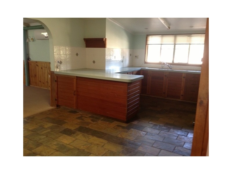 66 Little Farm Rd, Emerald QLD 4720