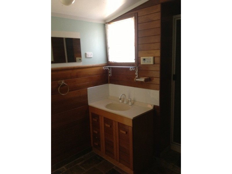 66 Little Farm Rd, Emerald QLD 4720