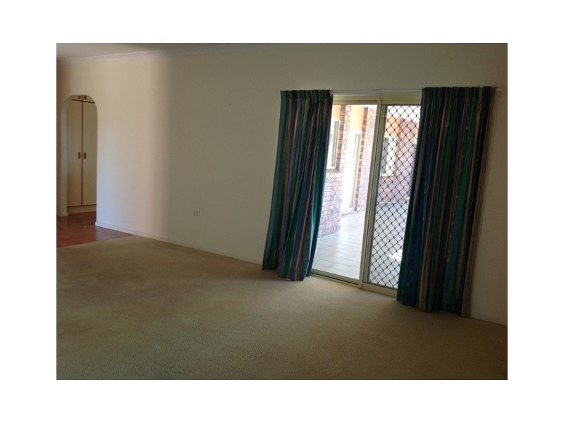 5 Kurrajong Cl, Emerald QLD 4720