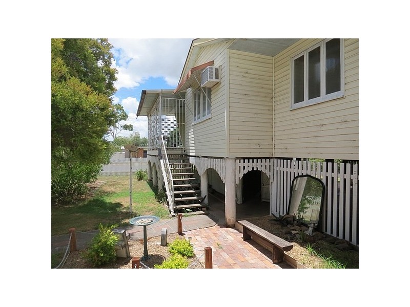 64 Harris Street, Emerald QLD 4720