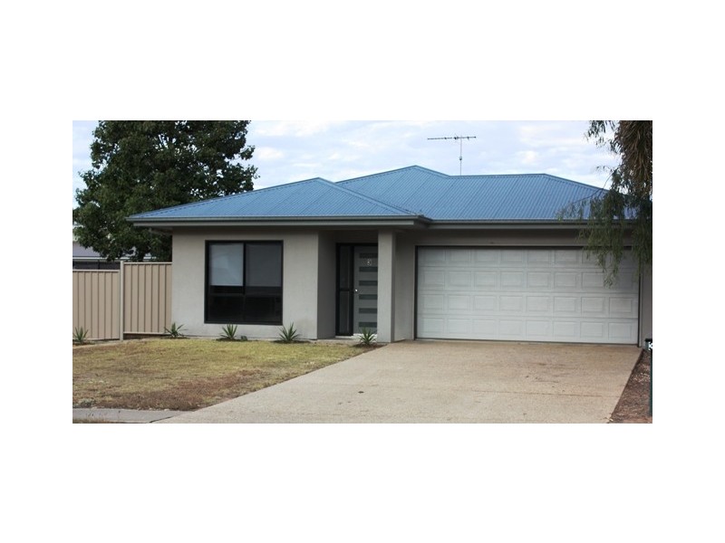 3 Paperbark Place, Emerald QLD 4720