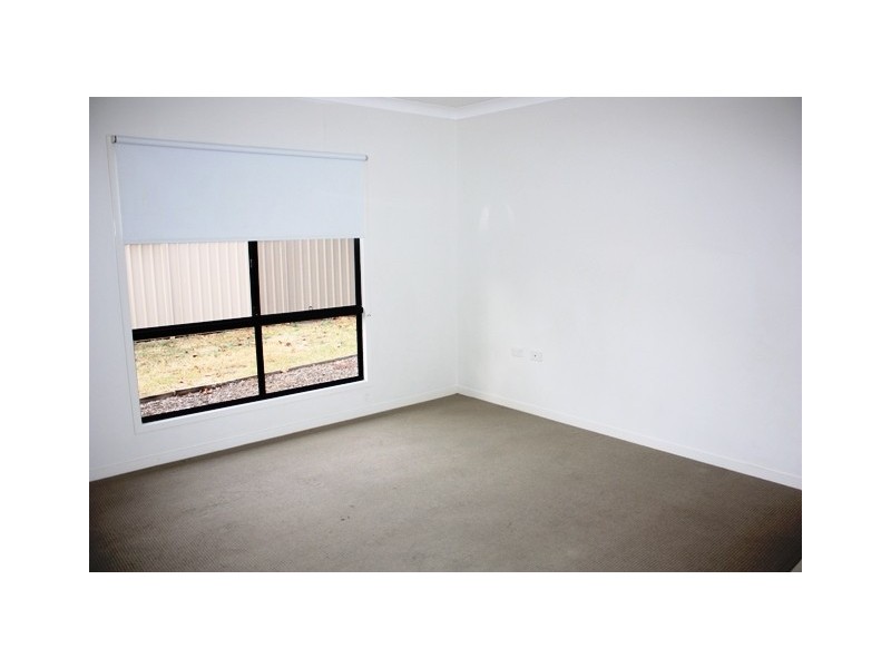 3 Paperbark Place, Emerald QLD 4720