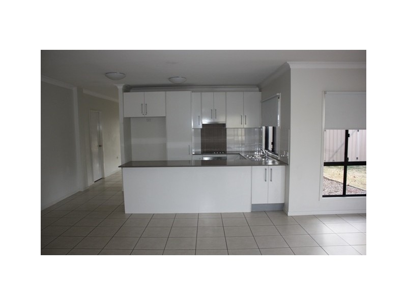3 Paperbark Place, Emerald QLD 4720