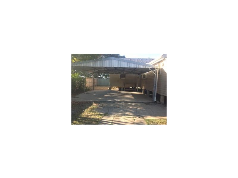 16 Bicentennial Drive, Emerald QLD 4720