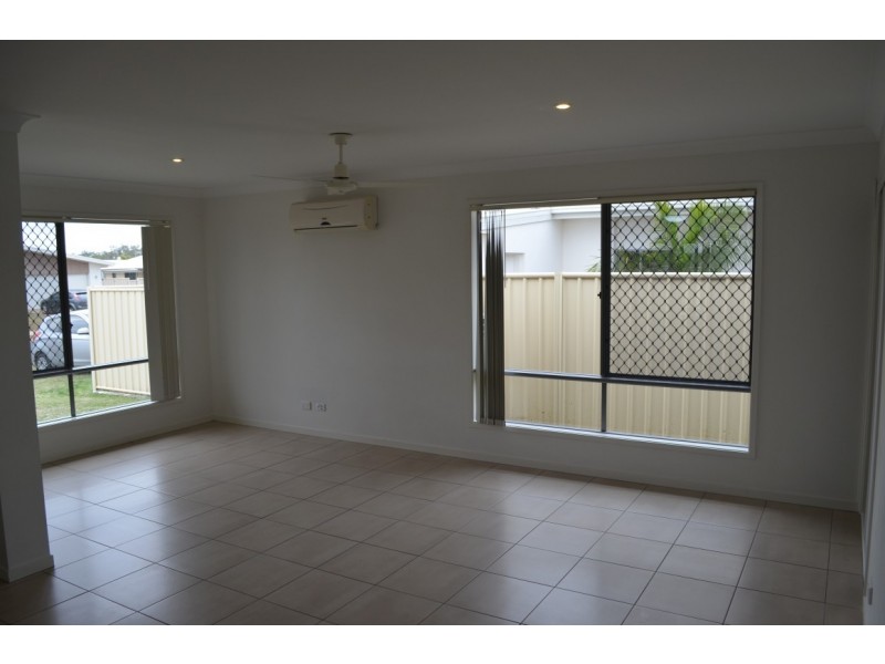 14 Lakeside Drive, Emerald QLD 4720
