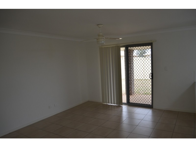 14 Lakeside Drive, Emerald QLD 4720