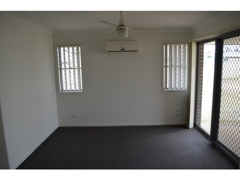 14 Lakeside Drive, Emerald QLD 4720
