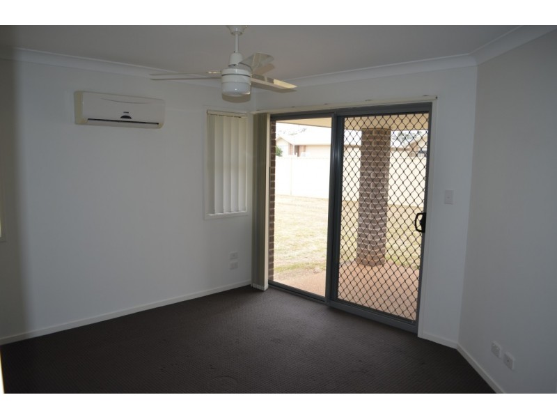 14 Lakeside Drive, Emerald QLD 4720