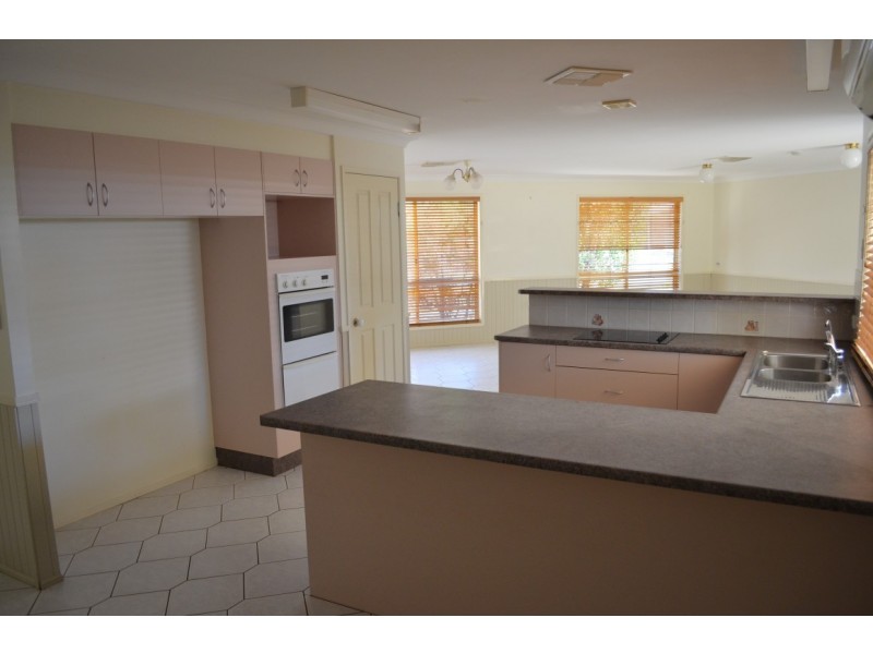 67 Staal Crescent, Emerald QLD 4720