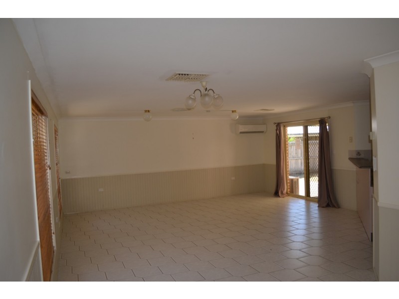 67 Staal Crescent, Emerald QLD 4720