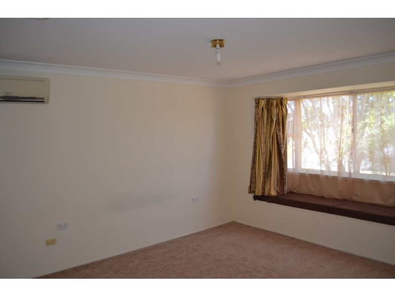 67 Staal Crescent, Emerald QLD 4720
