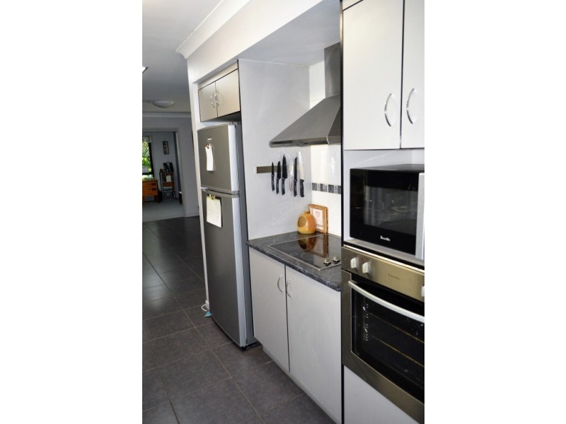 16 Forrest Lane, Emerald QLD 4720