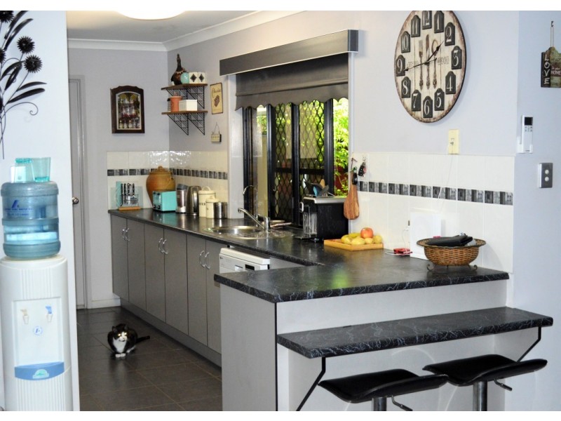 16 Forrest Lane, Emerald QLD 4720