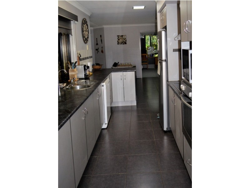 16 Forrest Lane, Emerald QLD 4720