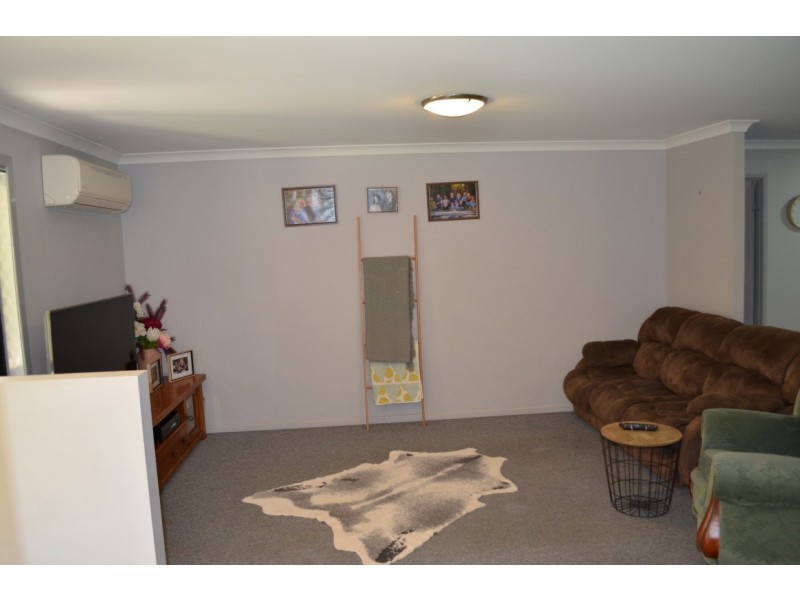 16 Forrest Lane, Emerald QLD 4720