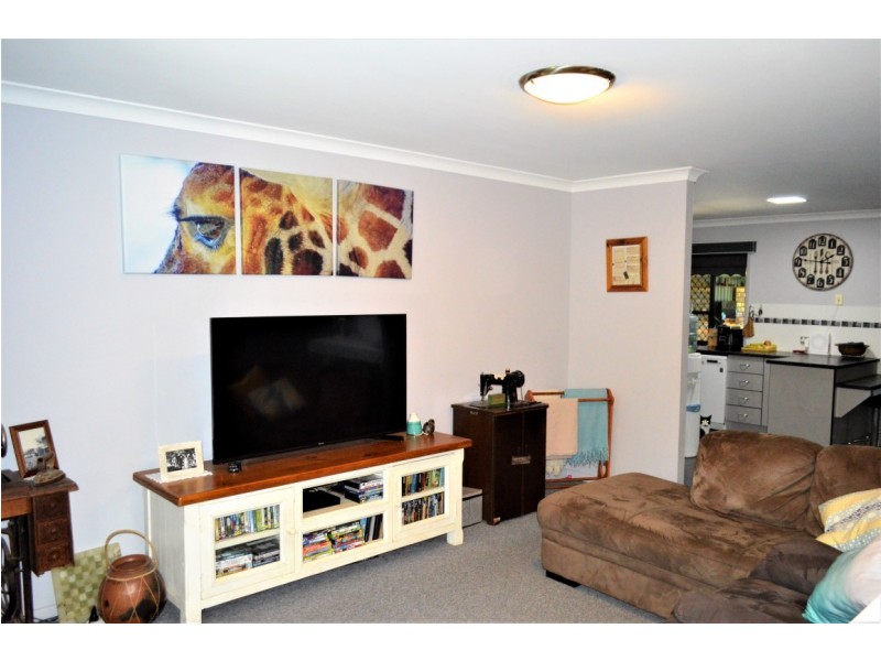 16 Forrest Lane, Emerald QLD 4720