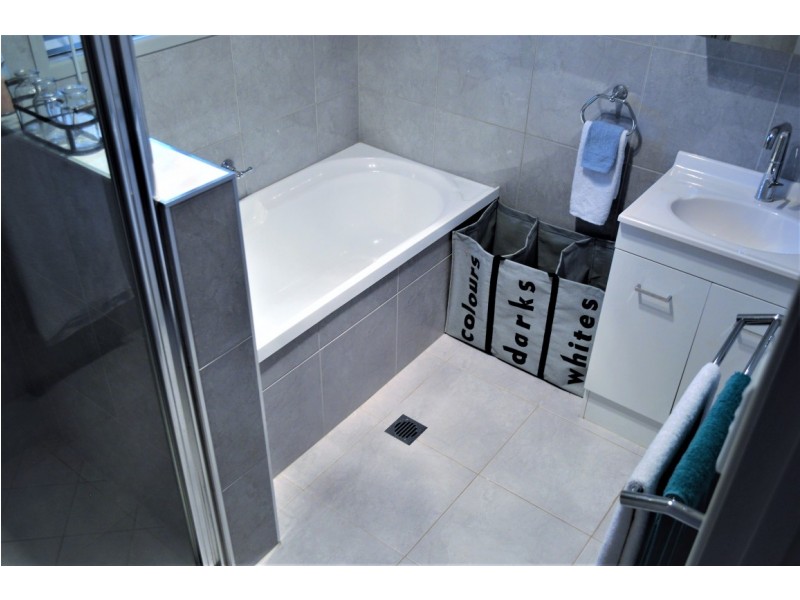 16 Forrest Lane, Emerald QLD 4720