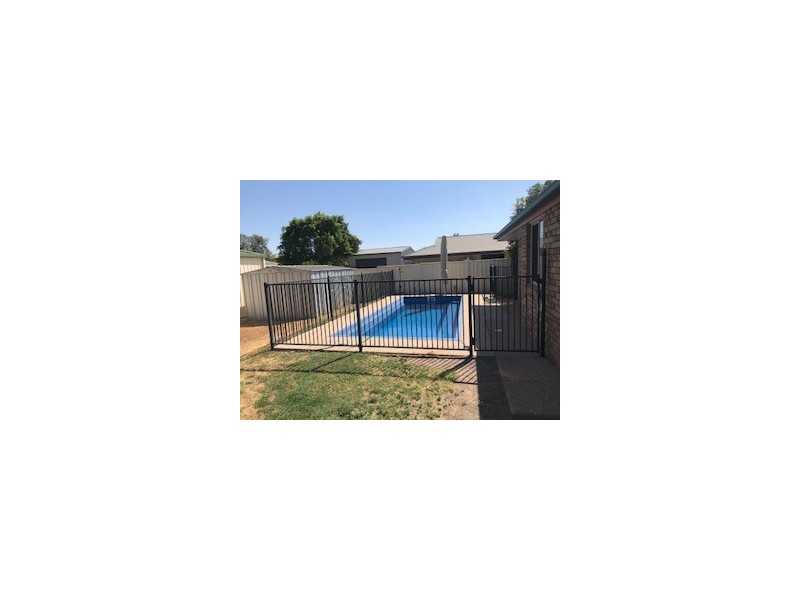 63 Crinum Crescent, Emerald QLD 4720