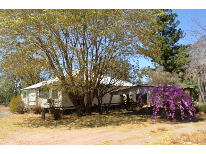 4 Slack Drive, Emerald QLD 4720