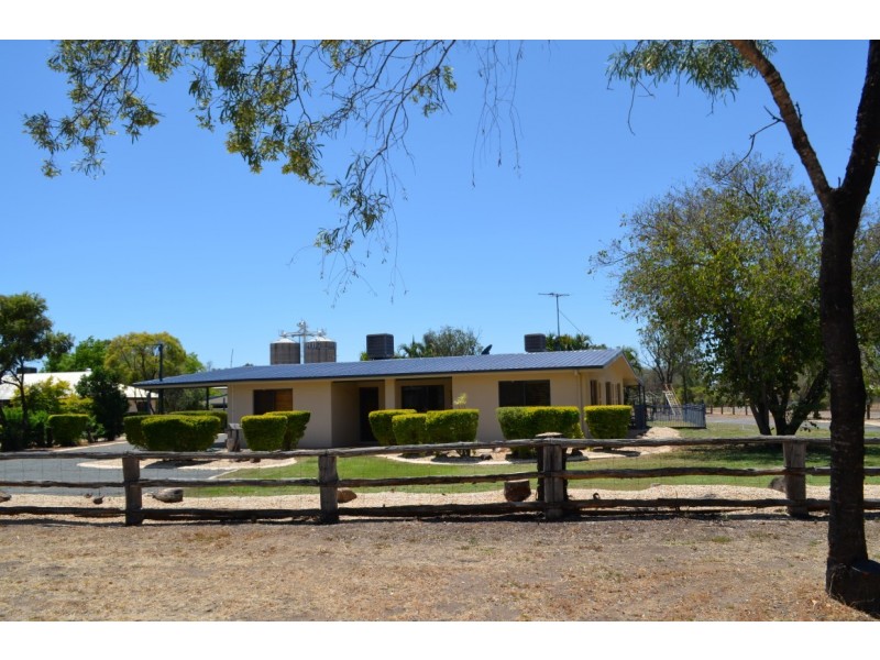 11A Crendon Street, Emerald QLD 4720