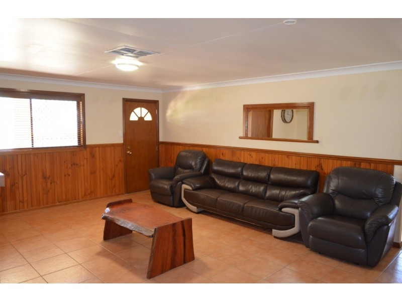 11A Crendon Street, Emerald QLD 4720