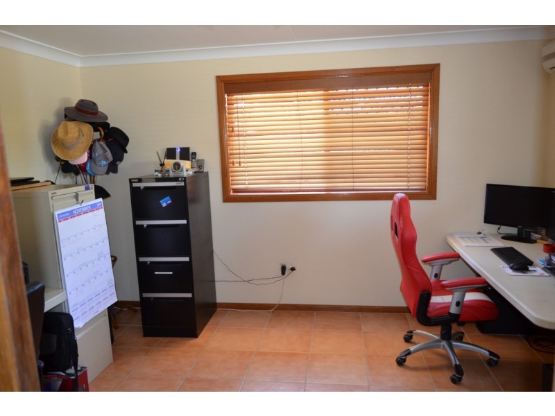 11A Crendon Street, Emerald QLD 4720